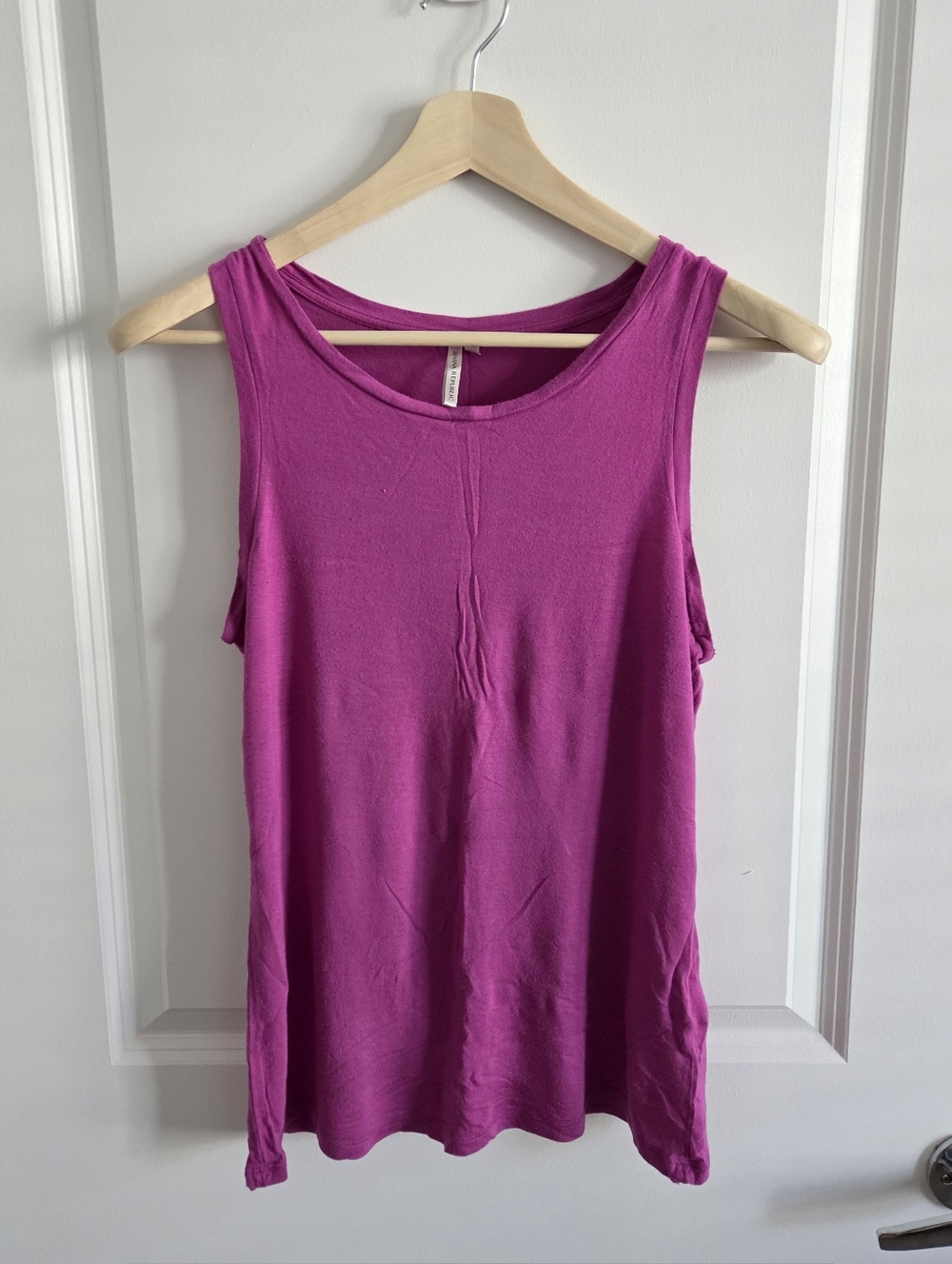 Banana Republic Fuchsia Pink Scoop Neck Tank Top, Size Medium